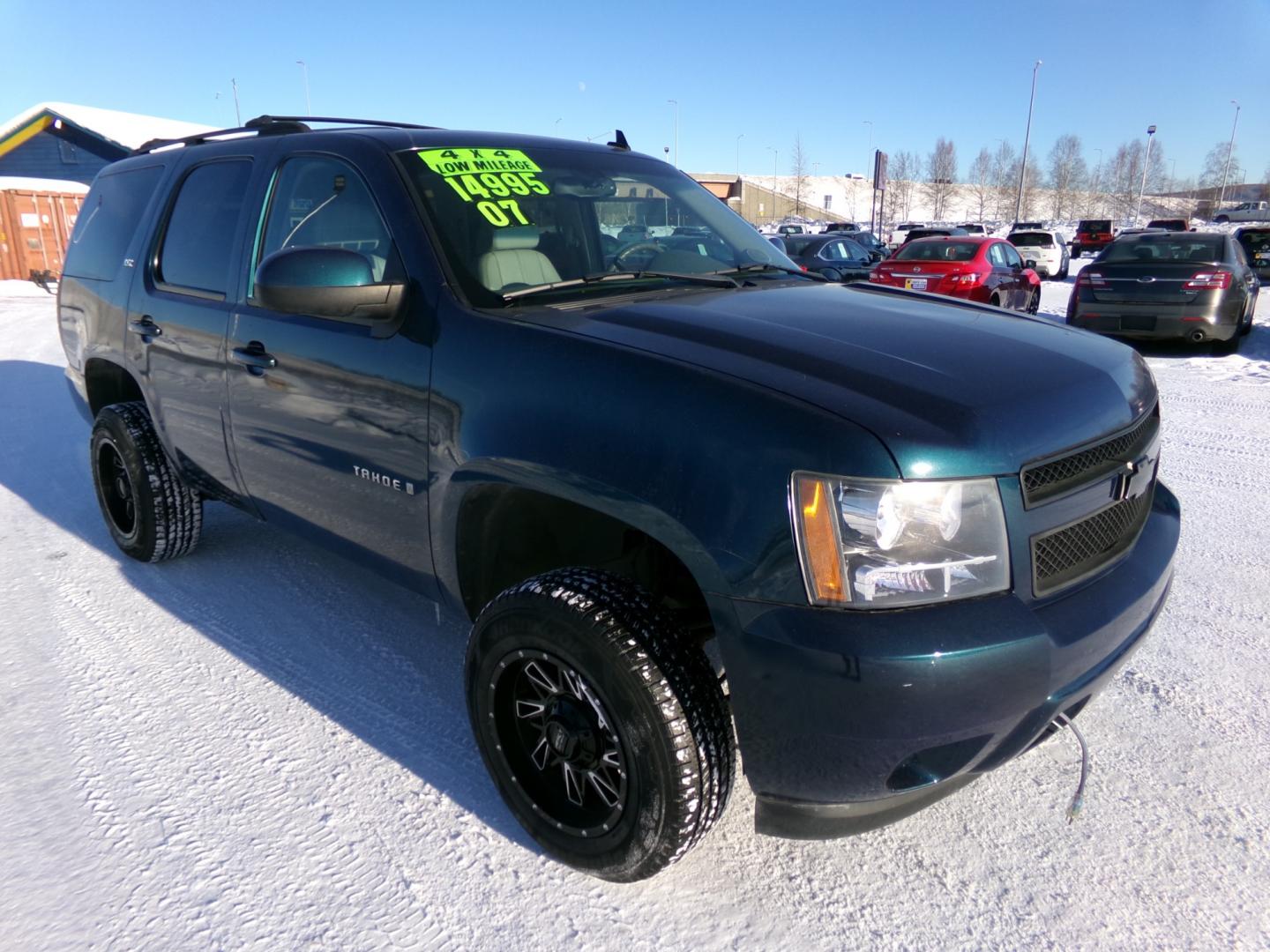 2007 Chevrolet Tahoe LS 4WD (1GNFK13037R) with an 5.3L V8 OHV 16V FFV engine, 4-Speed Automatic Overdrive transmission, located at 2630 Philips Field Rd., Fairbanks, AK, 99709, (907) 458-0593, 64.848068, -147.780609 - Photo#0